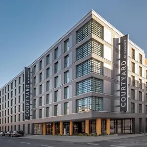 https://courtyard-cologne.topcolognehotels.com